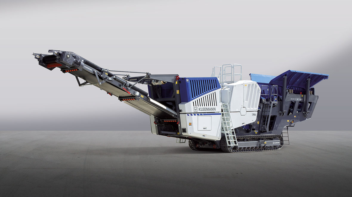 The mobile jaw crusher MOBICAT The MC 120 Z PRO is robust and efficient. 