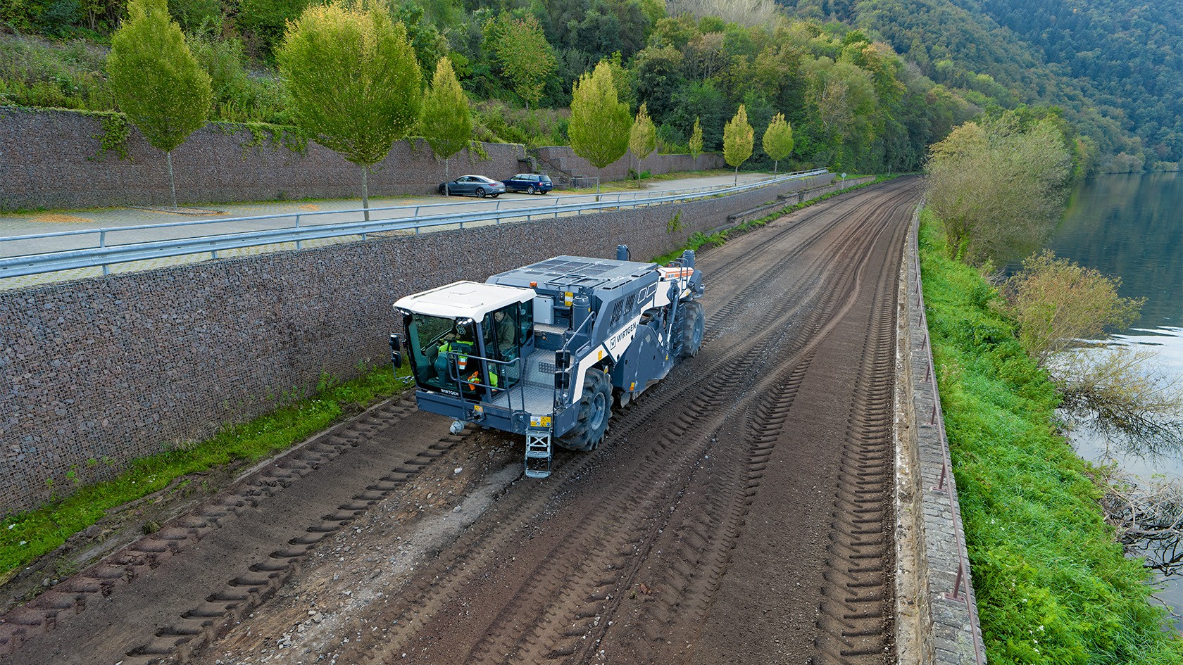 Rock Crusher asfalt yol stabilizesini geri dönüştürür.