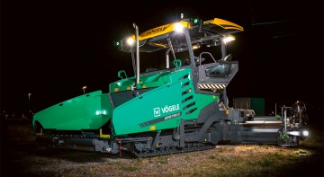 A Dash 5 paver with LED floodlights switched on in the dark 