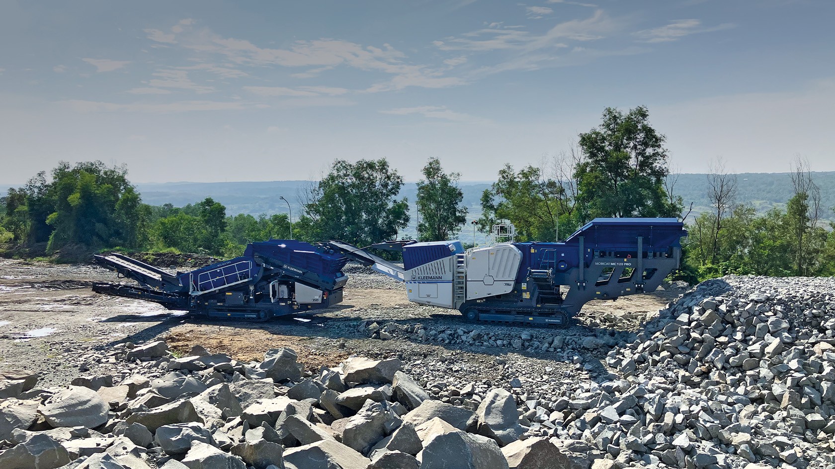 MC 120 PRO and MSS 802 EVO in an andesite quarry/Indonesia